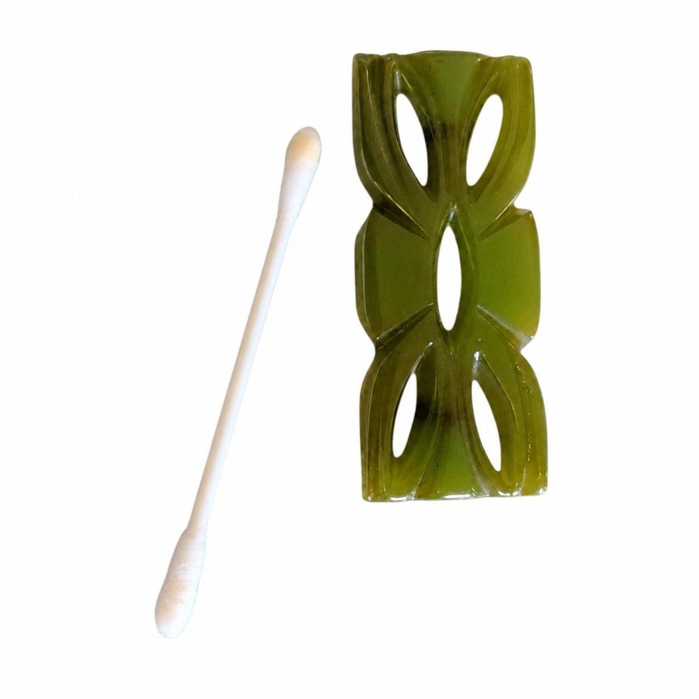 ⚜️29. 1930s Bakelite Olive Green Brooch